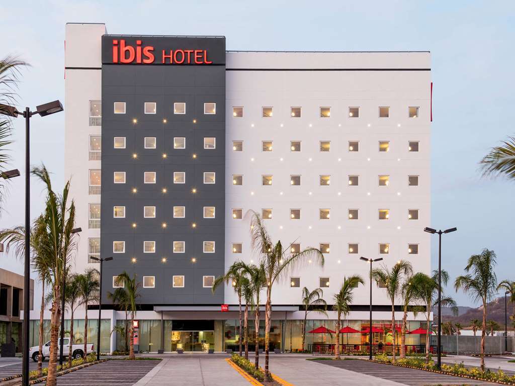 Отель Ibis Mazatlan Marina Экстерьер фото